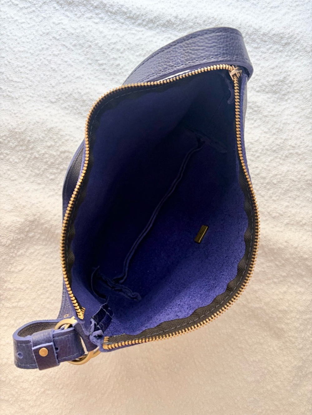Portland Leather Slouchy Shoulder Bag in cobalt (small) Like New! Charm included - Picture 6 of 6